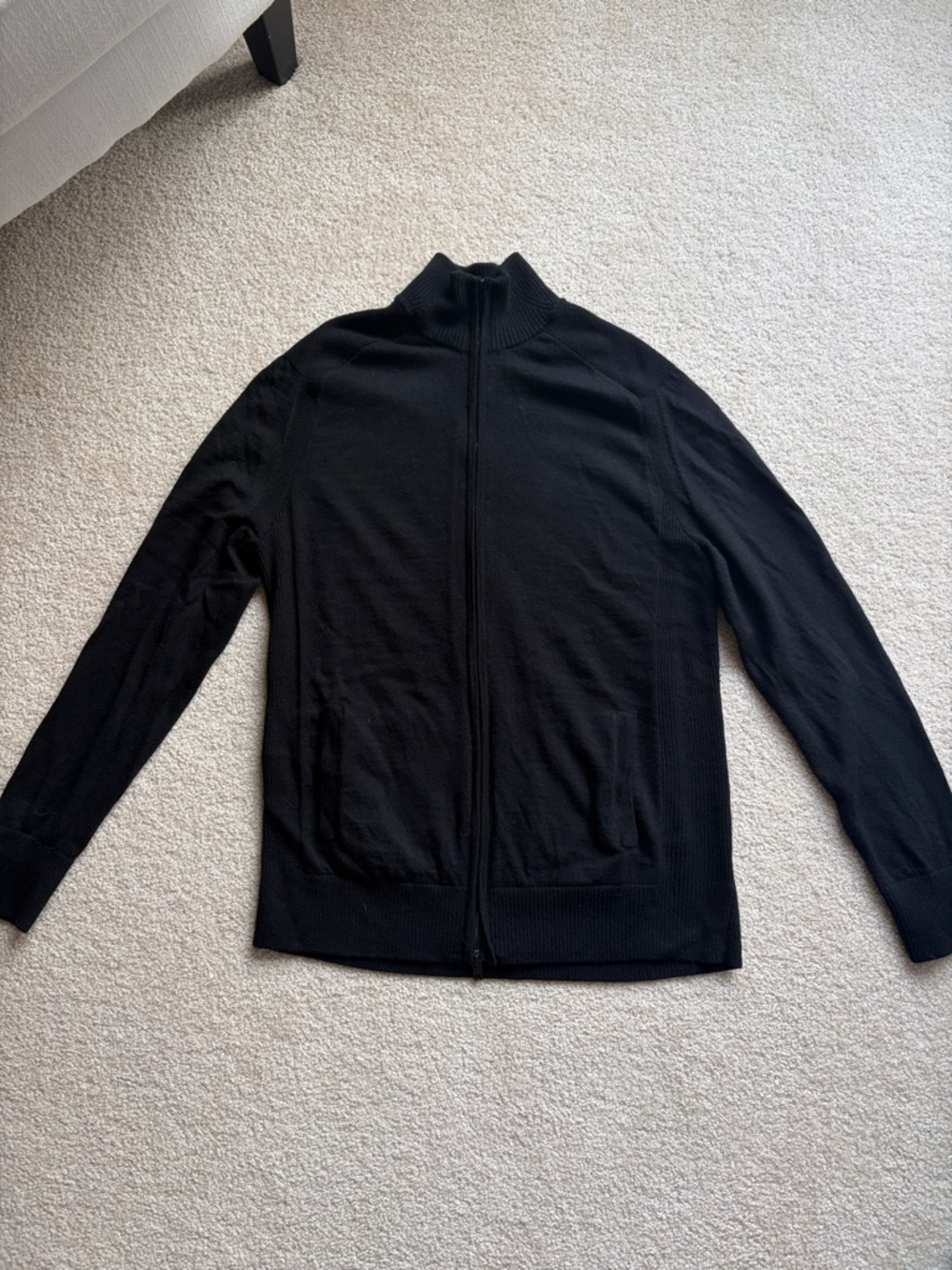100% Marino wool Men's Black Full-Zip Sweater